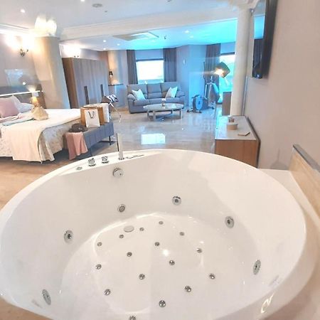 Hotel Nueva Plaza Maliaño Екстериор снимка