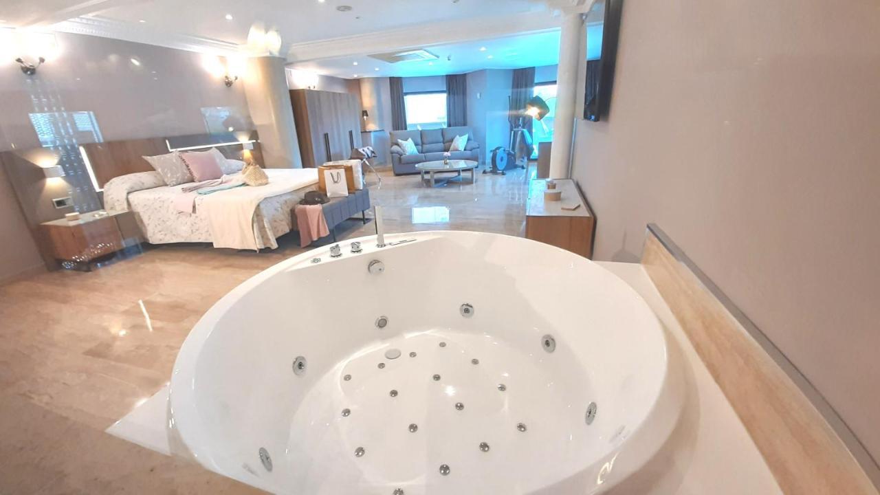Hotel Nueva Plaza Maliaño Екстериор снимка
