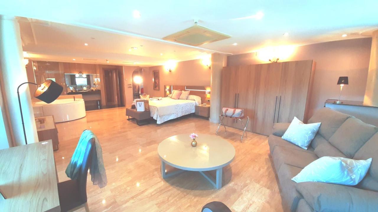 Hotel Nueva Plaza Maliaño Екстериор снимка