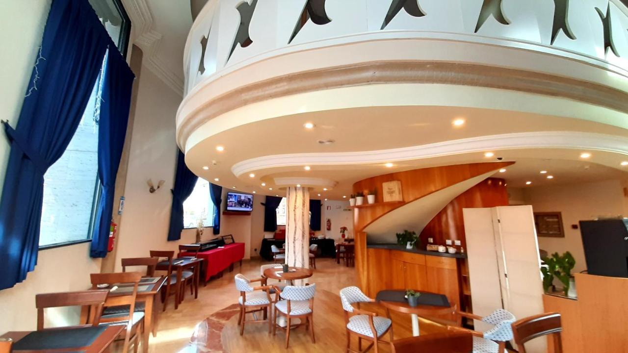 Hotel Nueva Plaza Maliaño Екстериор снимка