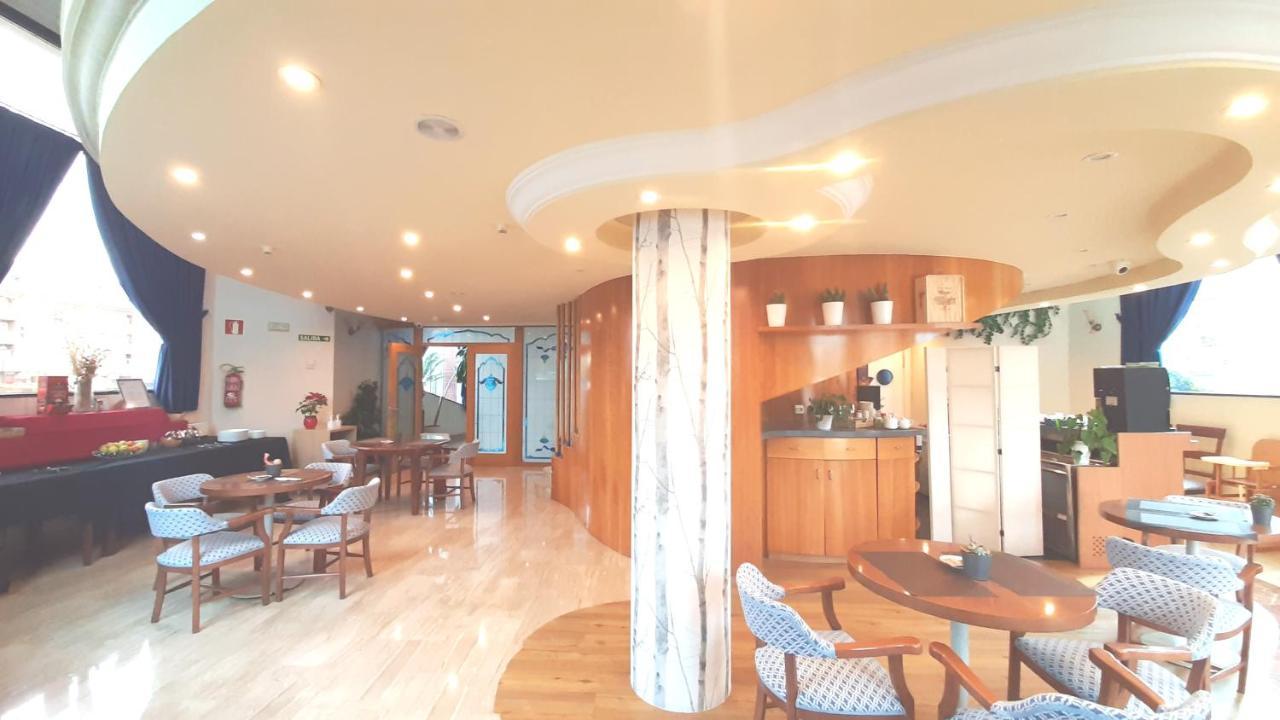 Hotel Nueva Plaza Maliaño Екстериор снимка