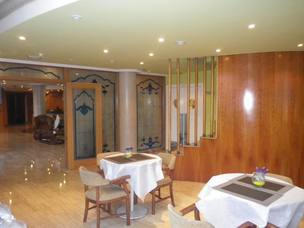 Hotel Nueva Plaza Maliaño Екстериор снимка